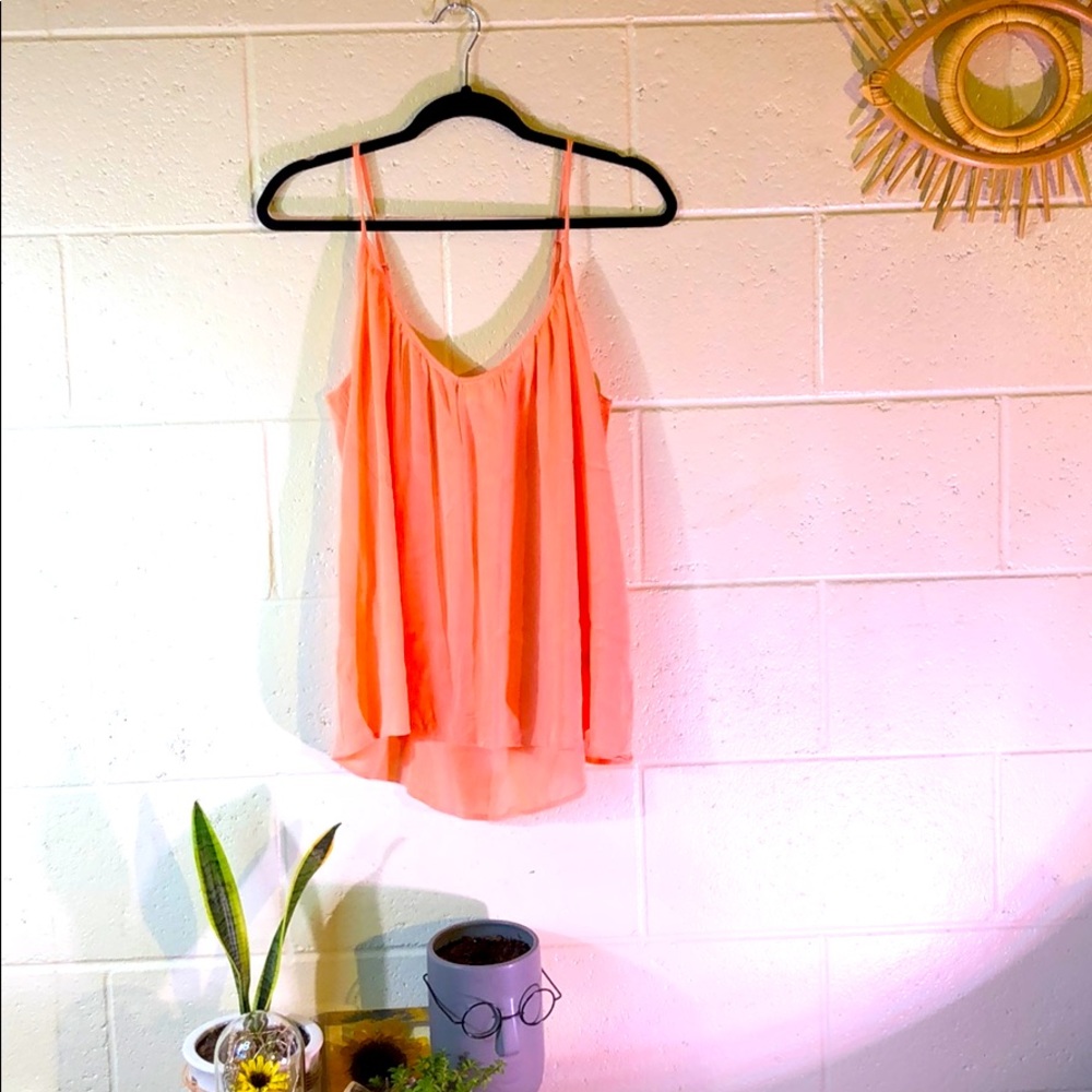peach tank top